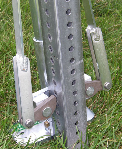 JackJaw® 304 Square Sign Post Puller 2&quot; - 2 1/2&quot;