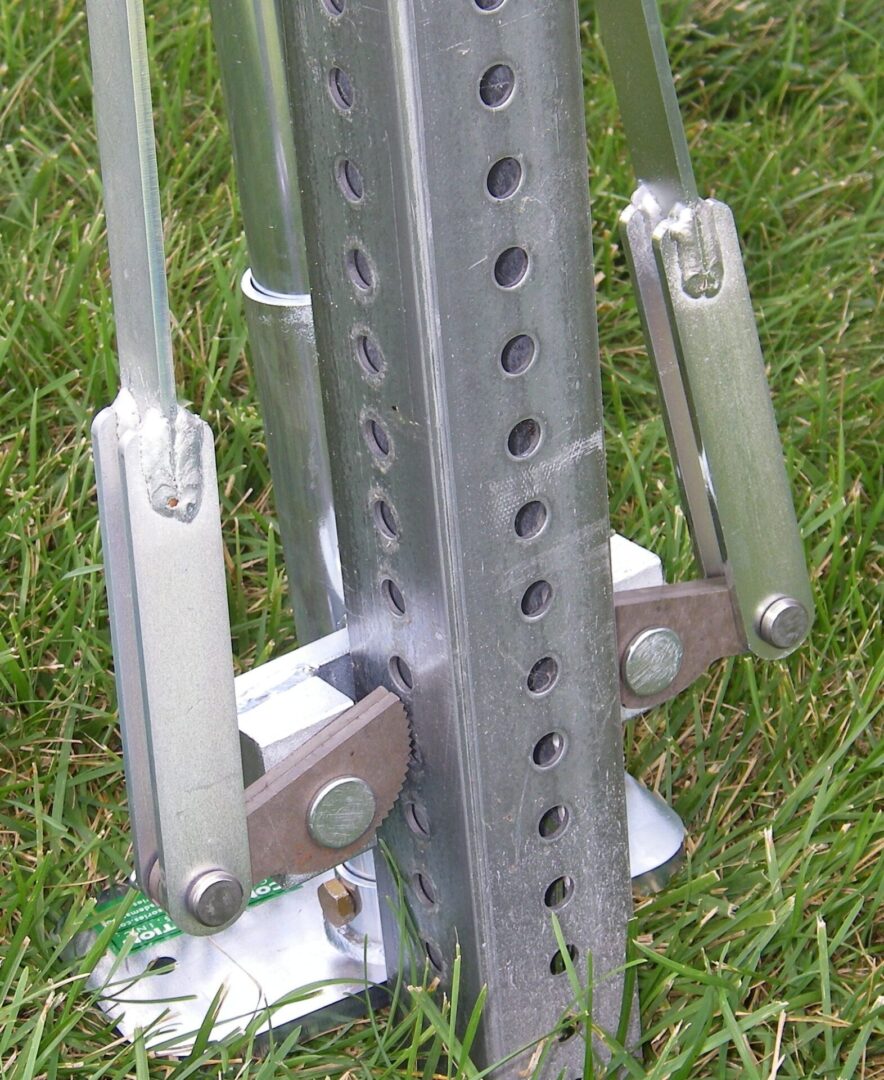 JackJaw® 310 Square Sign Post Puller 1 1/4" - 2"
